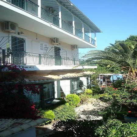 Delfini 3* Nydri (Lefkada)