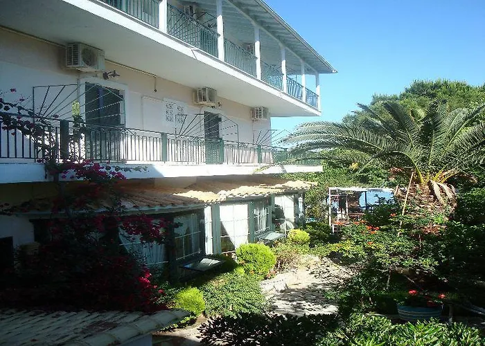 Delfini 3* Nydri (Lefkada)